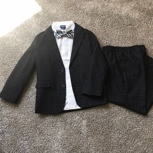 Complete boys suit.